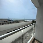 Apartasuite Cartagena Beach Piscina